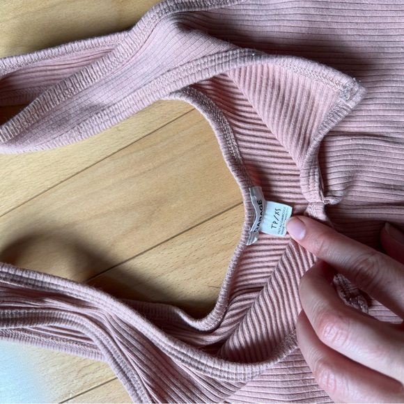 Pink Ribbed Women's Top - Picture 3 of 4